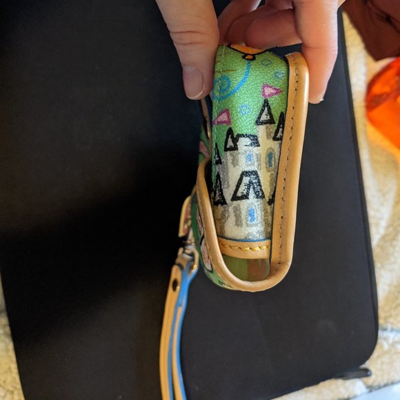 Disney Parks Dooney & Bourke Green Wristlet NWOT - Picture 9 of 9